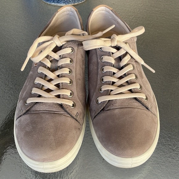 Ecco Women’s Soft 7 Suede Leather Fashion Sneakers. Size 9 - Picture 3 of 10